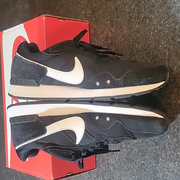 Men's Nike Venture Runner shoes - Picture 4 of 12